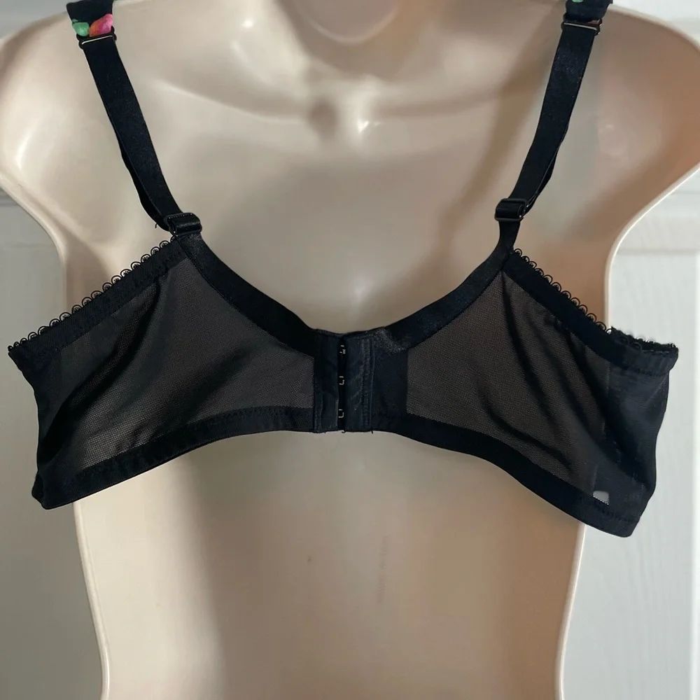 Cacique Black Bra‎ with Pink Floral Lace - Picture 2 of 3